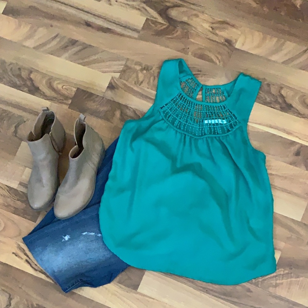 Ladies Sleeveless Dress Blouse- NWOT